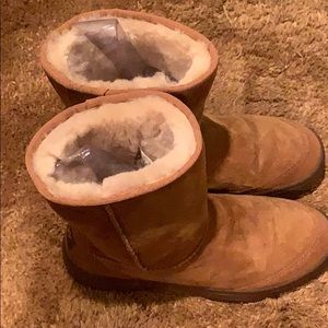 UGG Shoes - Khaki Ugg Boots 🥾 UGG Shoes - Khaki Ugg Boots 🥾